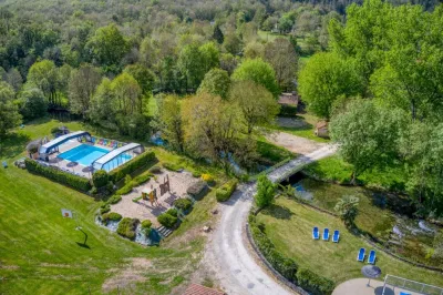 Camping Le Douzou in Bouzic