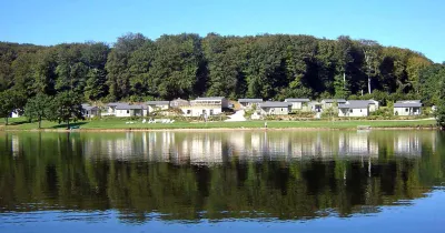 Camping Le Hameau Des Lacs in Villefranche-de-Panat