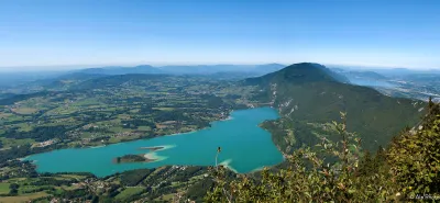 Camping Le Mont Grêle in Lépin-le-Lac