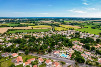 Camping Le Parc De La Grève in L'Aiguillon-sur-Vie