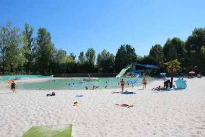 Camping Le Plan D'Eau Saint Charles in Damiatte