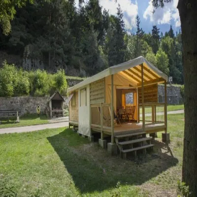 Camping Le Pont de Braye in Chastanier