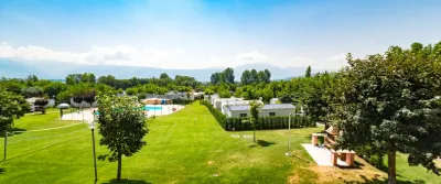 Camping Le Robinson in Enveitg