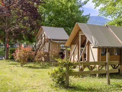 Camping Le Saillet in Lestelle-Bétharram