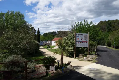 Camping Le Vallon Des Cigales in Istres