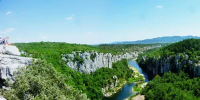 Camping Le Vieux Moulin in Berrias-et-Casteljau