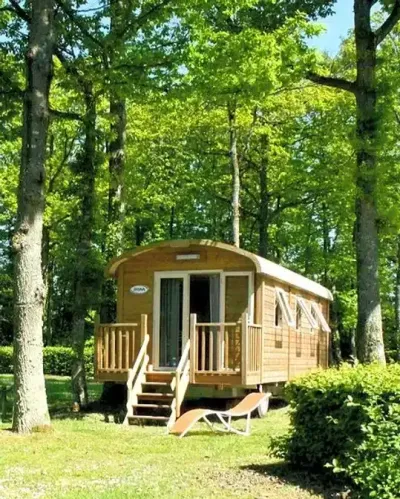 Camping Les Abrias Du Perche in La Ferté-Vidame