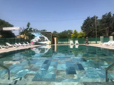 Camping Les Amandiers in Vias