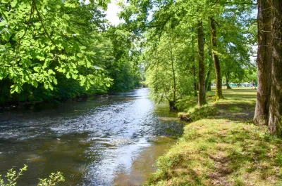 Camping Les Berges Du Célé in Bagnac-sur-Célé