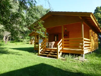 Camping Les Cariamas in Châteauroux-les-Alpes