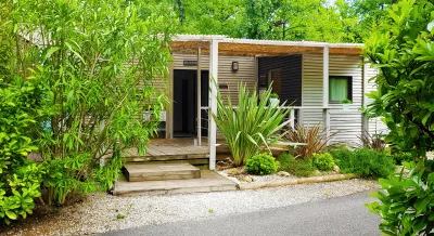 Camping Les Cent Chênes in Saint-Jeannet