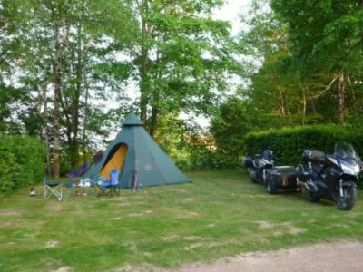 Camping Les Deux Rivières in La Celle-en-Morvan