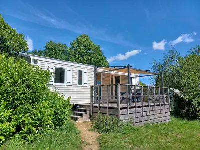 Camping Les Genêts Du Morvan in Ouroux-en-Morvan