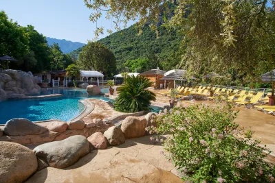 Camping Les Oliviers in Ota