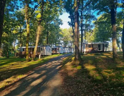 Camping Les Petites Minaudières in Saint-Sauveur