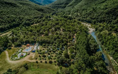 Camping Les Plans in Mialet