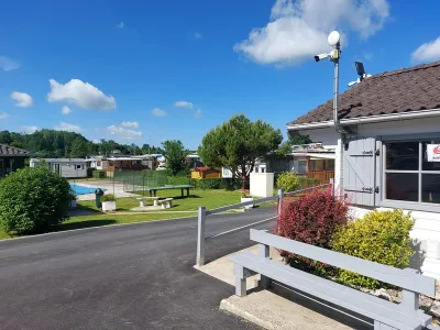 Camping Les Pommiers in Thiembronne