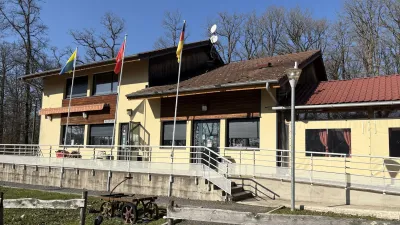 Camping Les Portes Du Morvan in Issy-L'Évêque