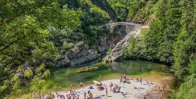 Camping Les Rives De L Ardeche in Mayres