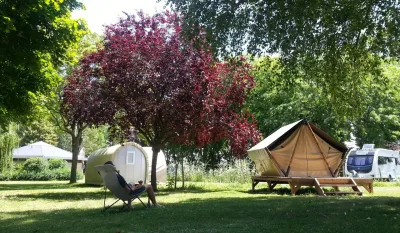 Camping Les Rives Du Douet in Doué-la-Fontaine
