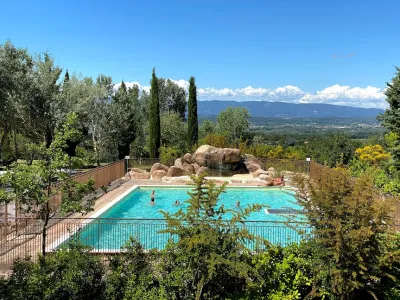 Camping Naturiste Messidor in Le Puy-Sainte-Réparade