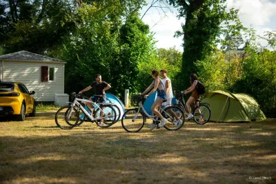 Camping Municipal Du Guet in Saint-Honoré-les-Bains