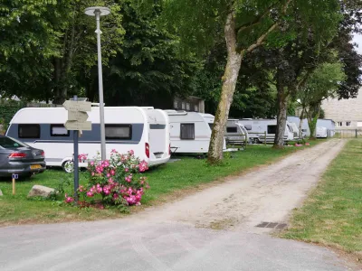 Camping Municipal Du Lac in Quintin