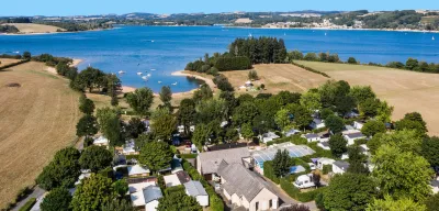Camping Parc Du Charouzech in Salles-Curan