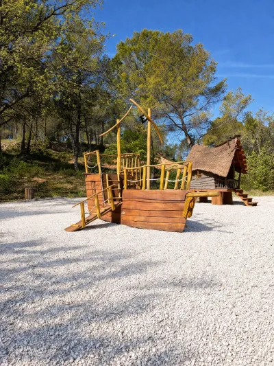 Camping Sainte Victoire à Beaurecueil