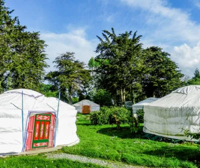 Camping Village De Yourtes in Plessix-Balisson